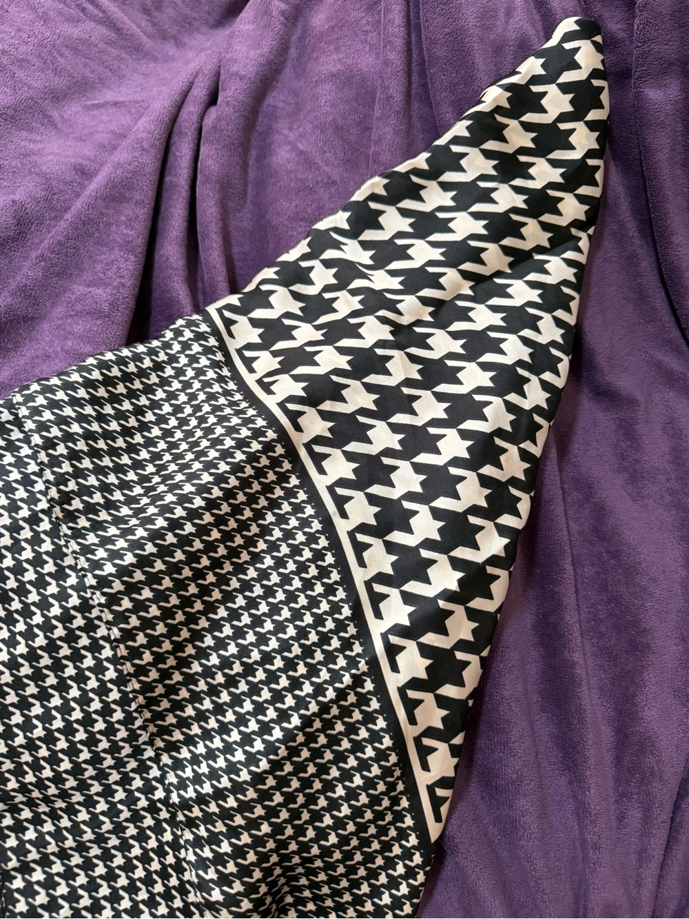 Black & Cream/Beige Silk feeling houndstooth square scarf